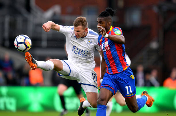 成了鲜明对 成了鲜明对