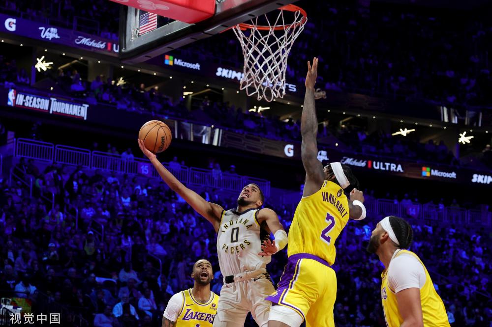 阿迪达斯凭 阿迪达斯凭