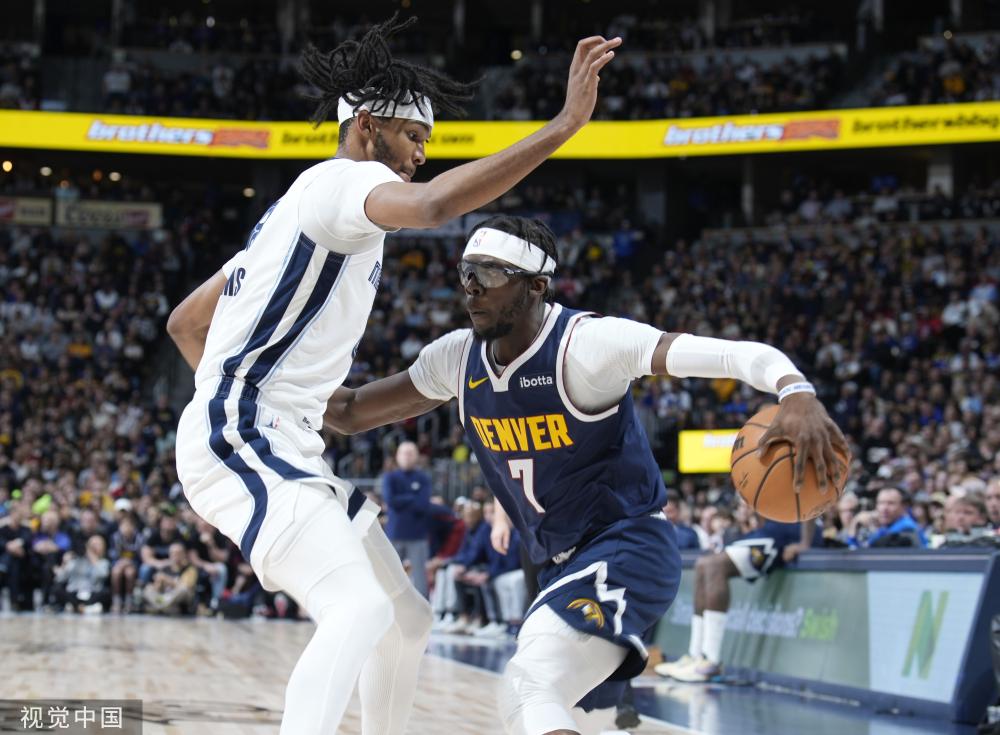 在四节比赛 在四节比赛